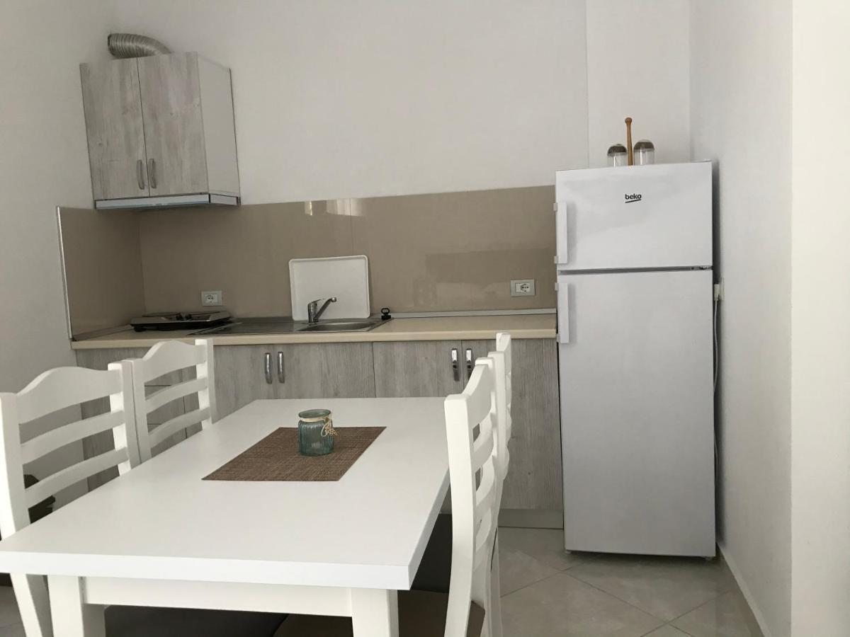 Hotel Citrus 2 Ksamil Buitenkant foto