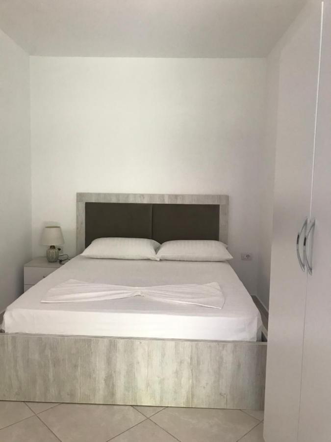 Hotel Citrus 2 Ksamil Buitenkant foto