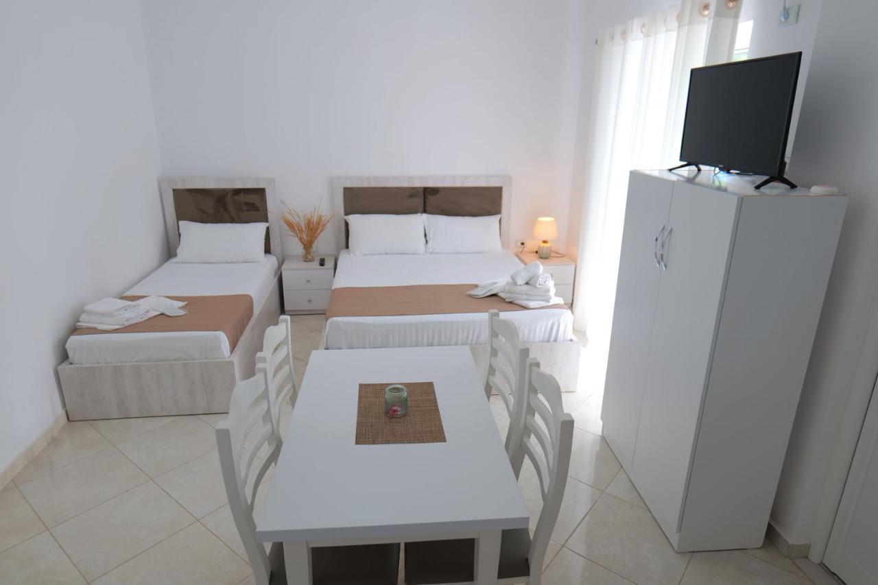 Hotel Citrus 2 Ksamil Buitenkant foto