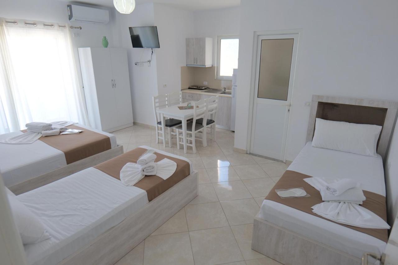Hotel Citrus 2 Ksamil Buitenkant foto