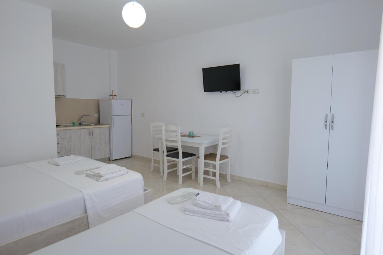Hotel Citrus 2 Ksamil Buitenkant foto