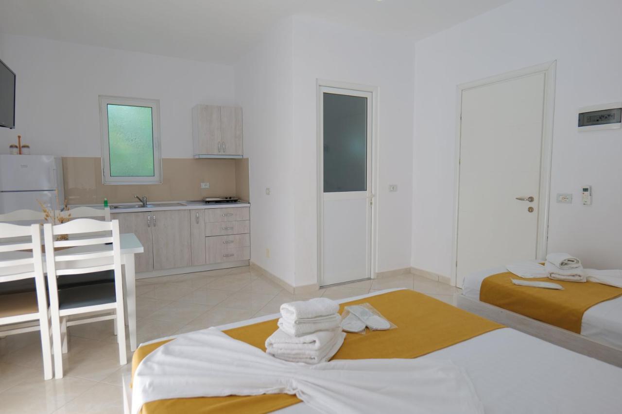 Hotel Citrus 2 Ksamil Buitenkant foto